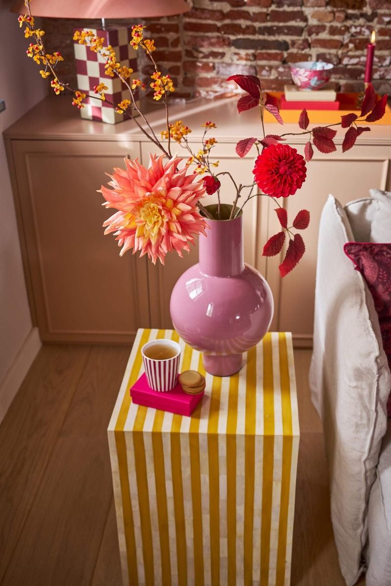 Vase metal medium pink