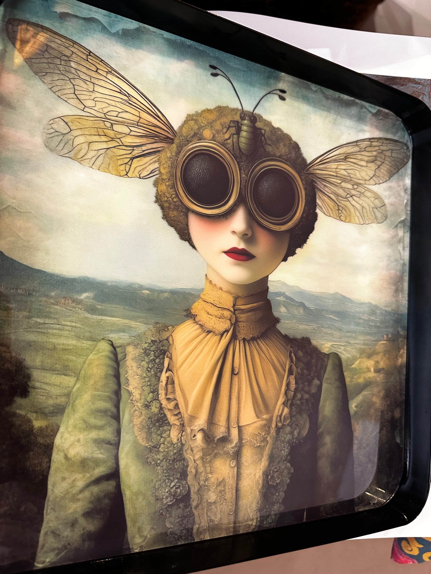Misa bee girl- plateau metal carre