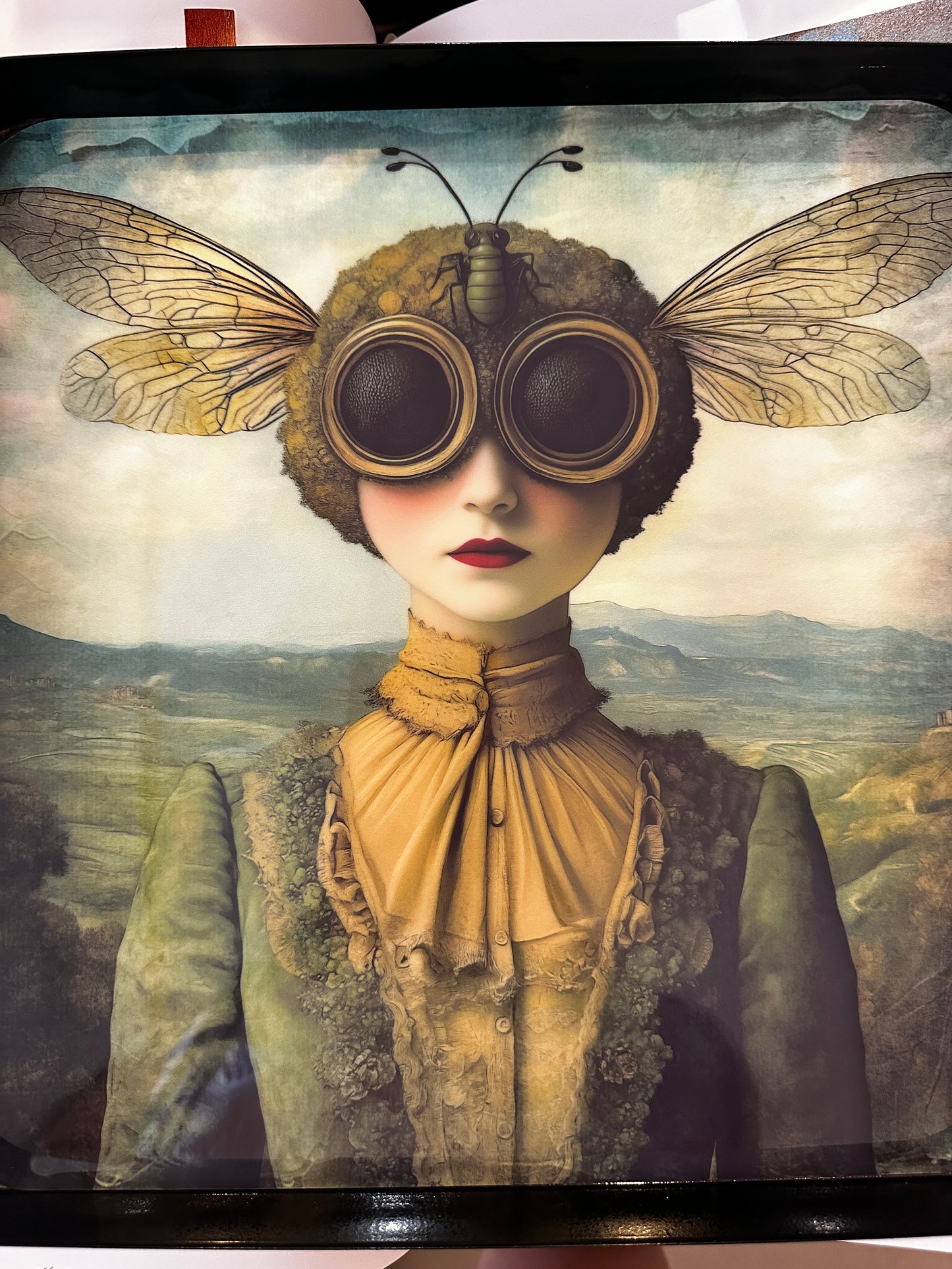 Misa bee girl- plateau metal carre
