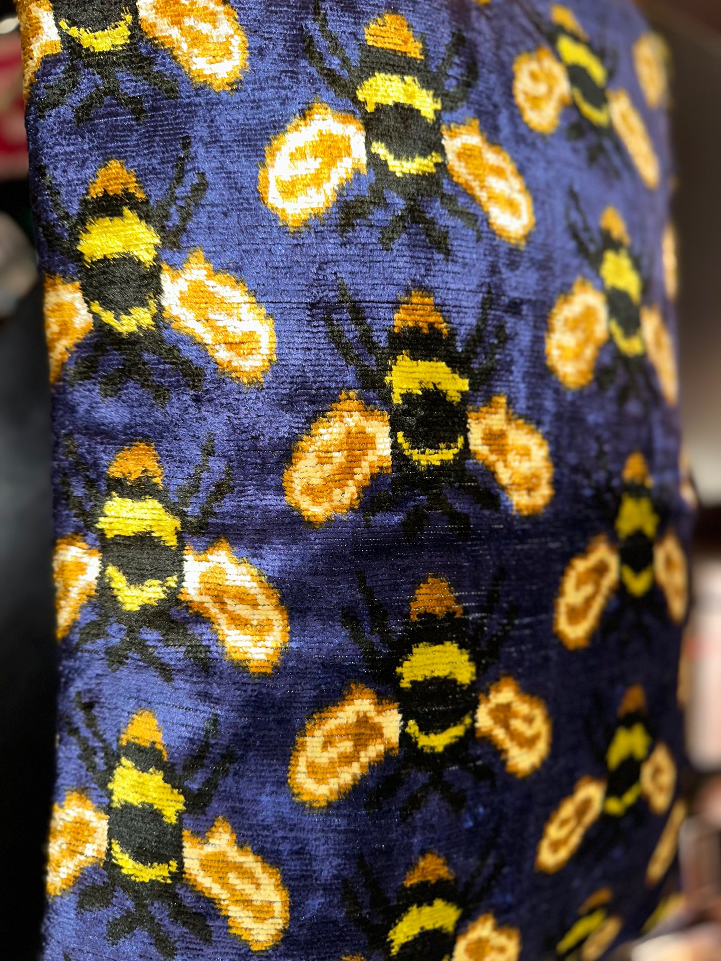 Cojín terciopelo abejas