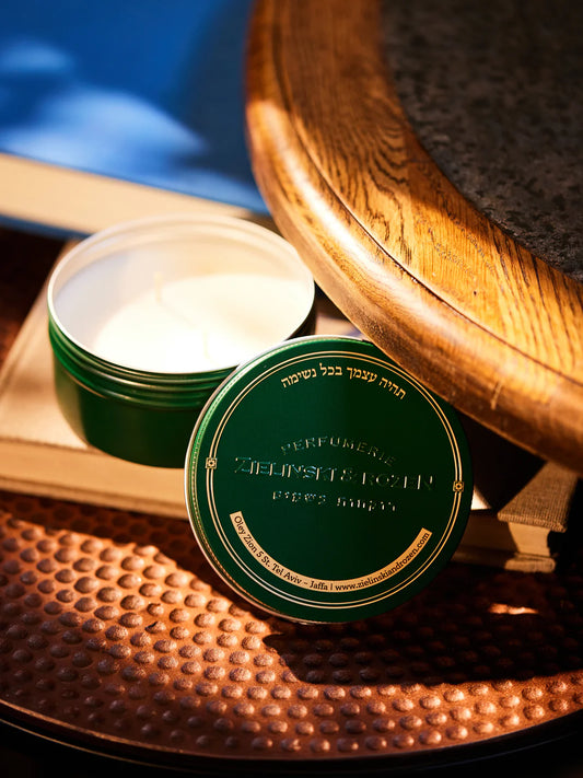 Candle black pepper vetiver neroli Amber