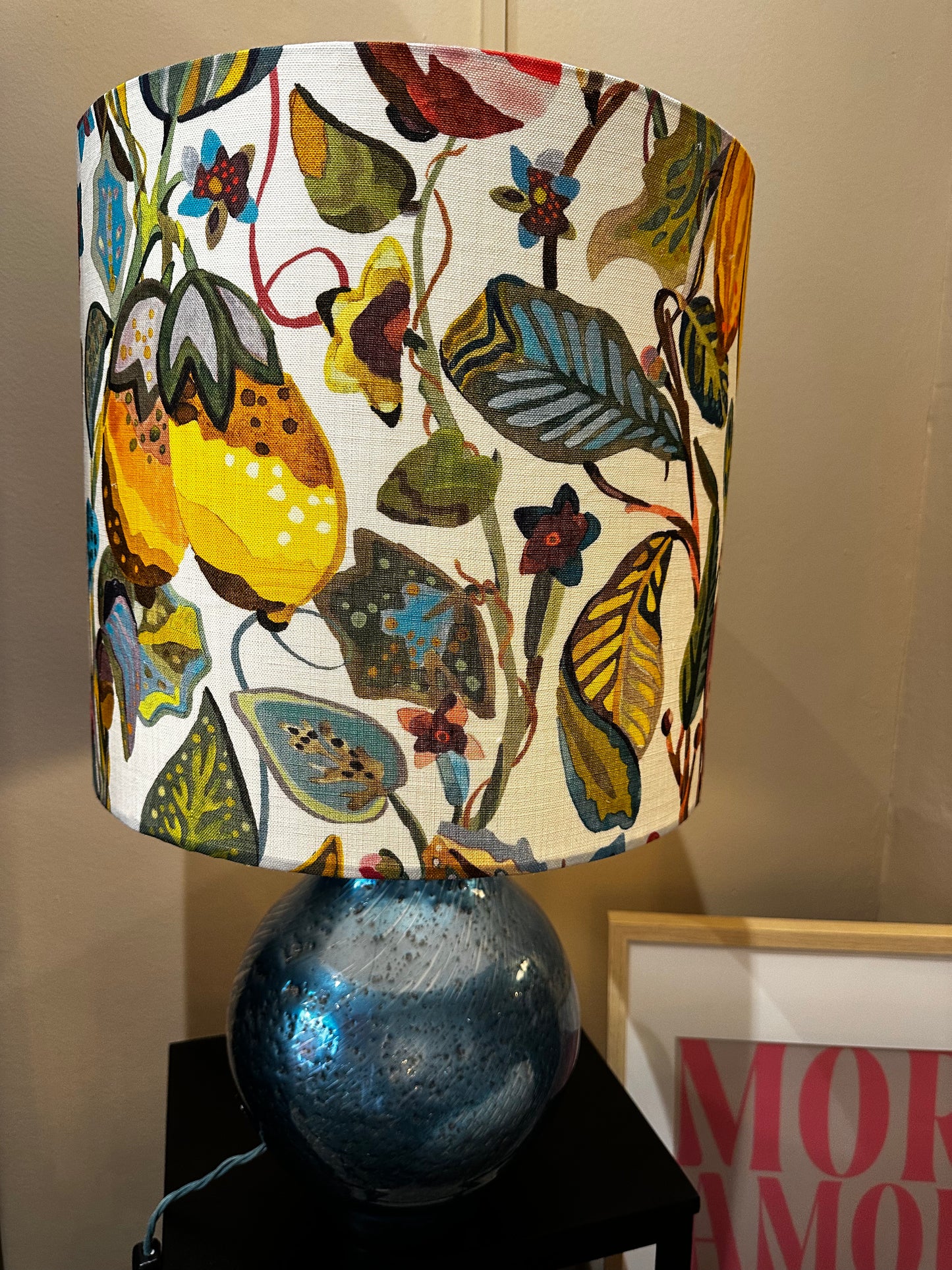 Lámpara CON PANTALLA FLORAL