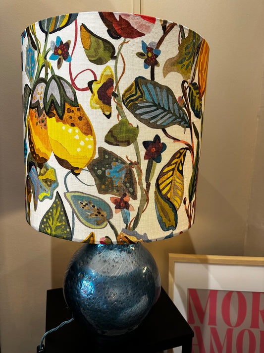 Lámpara CON PANTALLA FLORAL