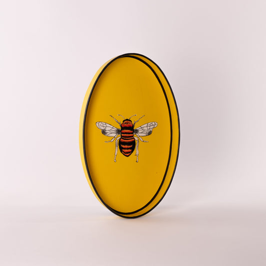 Bandeja de hierro amarilla pintada a mano de Fauna Abeja