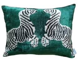 silk velvet cushion v667