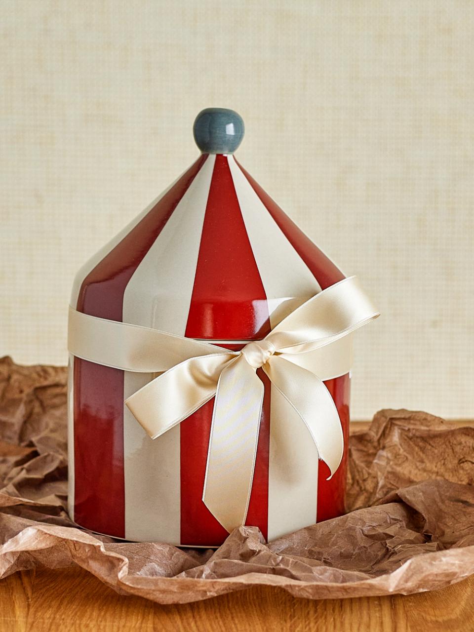 Cimmi Jar w/lid red, stoneware