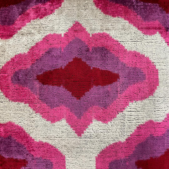 Cojín Ikat Terciopelo Rosa Nublado Morado