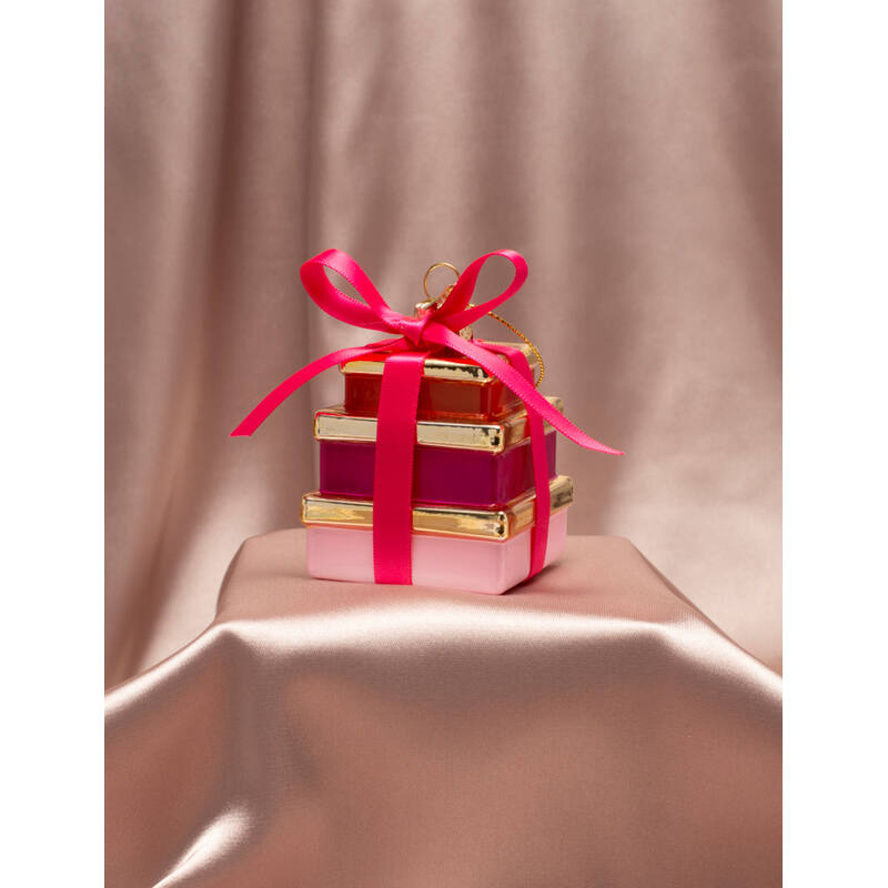 Gifts With Bow Ornament
